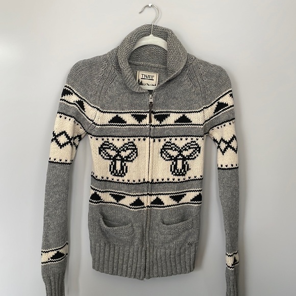 TNA sweater - Picture 1 of 3